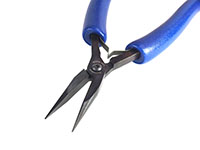 Midsize Long Nose Plier with Smooth Jaw with Ergo Handle